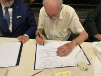 Giorgio Romersa firma l'accordo