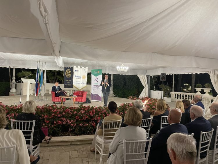 Governatore Luciano Alfieri incontra il Rotary Club RImini